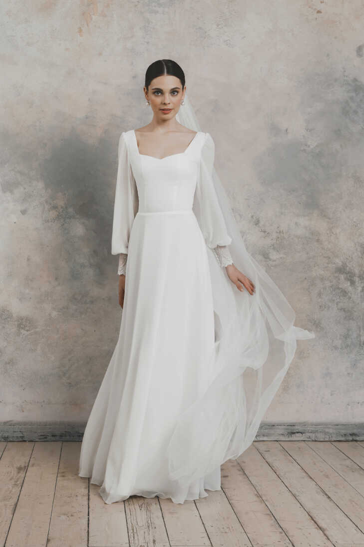 Simple and elegant wedding dress with long sleeves - Emily • Piondress