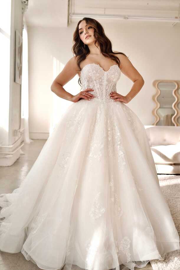 Strapless Lace Corset Ball Gown Wedding Dress | Kleinfeld Bridal