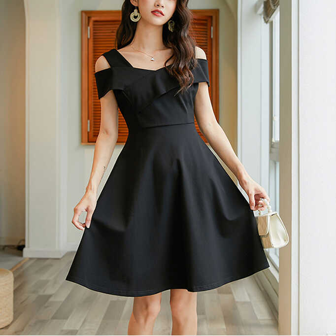 Stylish Black V Neck Dress - Knee Length Sleeveless Polyester Fabric