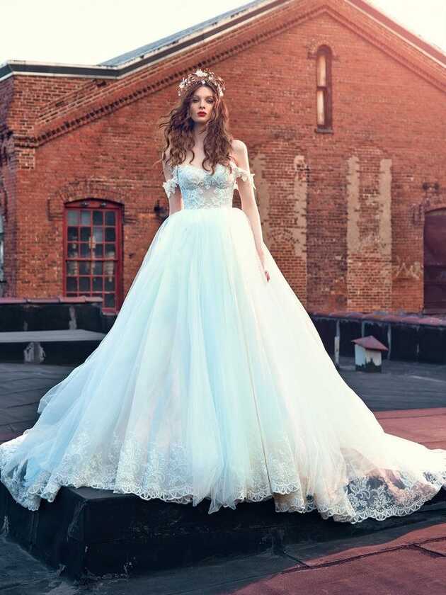 The Cinderella dress has an Ice Blue color corset and skirt.. See ...