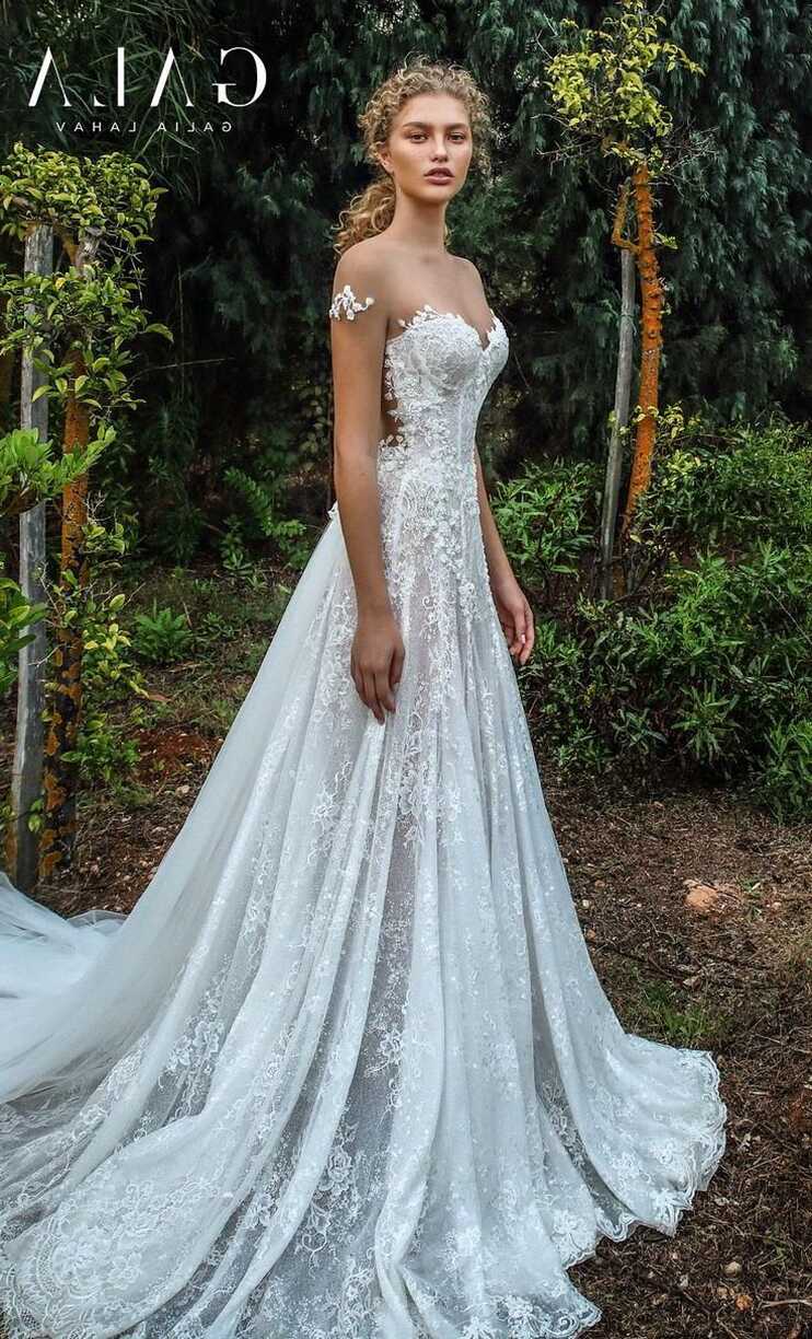 These 13 Looks Prove That Fairytale Wedding Dresses Can Also Be ...