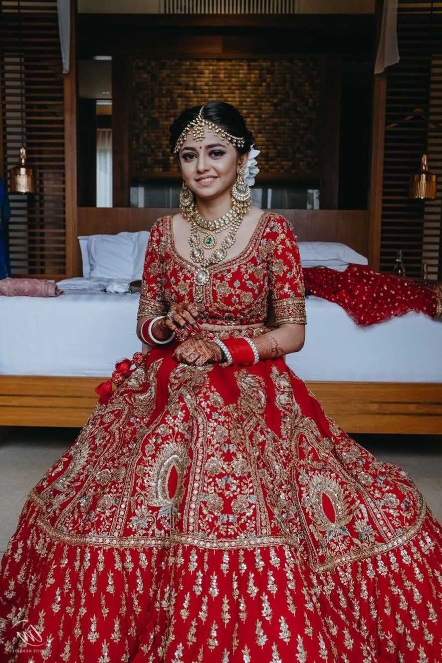 Top 81+ Wedding Dresses for girls | Red wedding lehenga, Indian ...