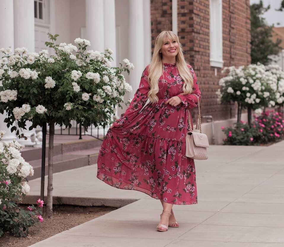 Transitioning to Summer with Flowy Floral Dresses - Lizzie in Lace