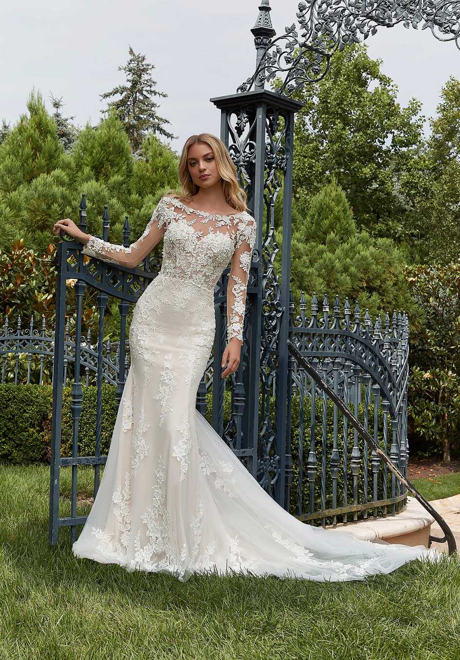 Trending Lace Wedding Dresses Designs of 2024 + FAQs