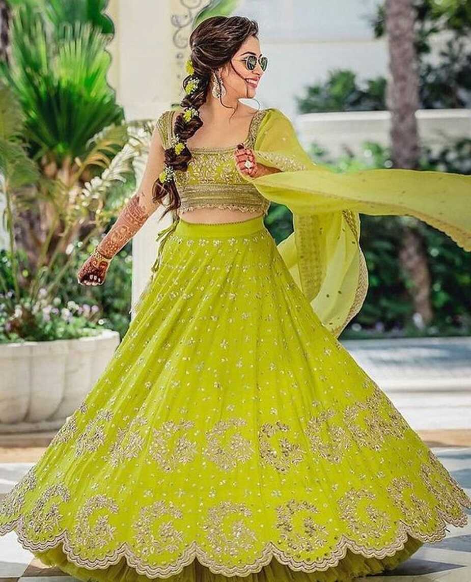 Trendy Mehndi outfits for 2022