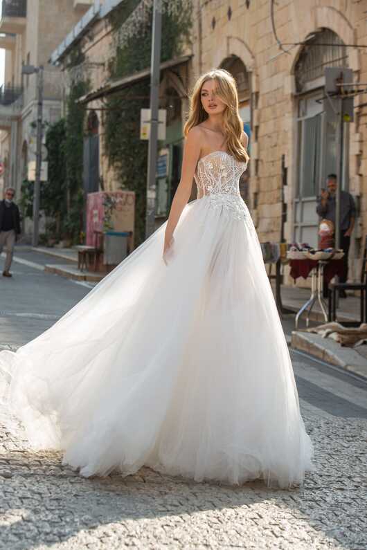 Ultimate Guide to Wedding Dress Silhouettes &amp; Styles