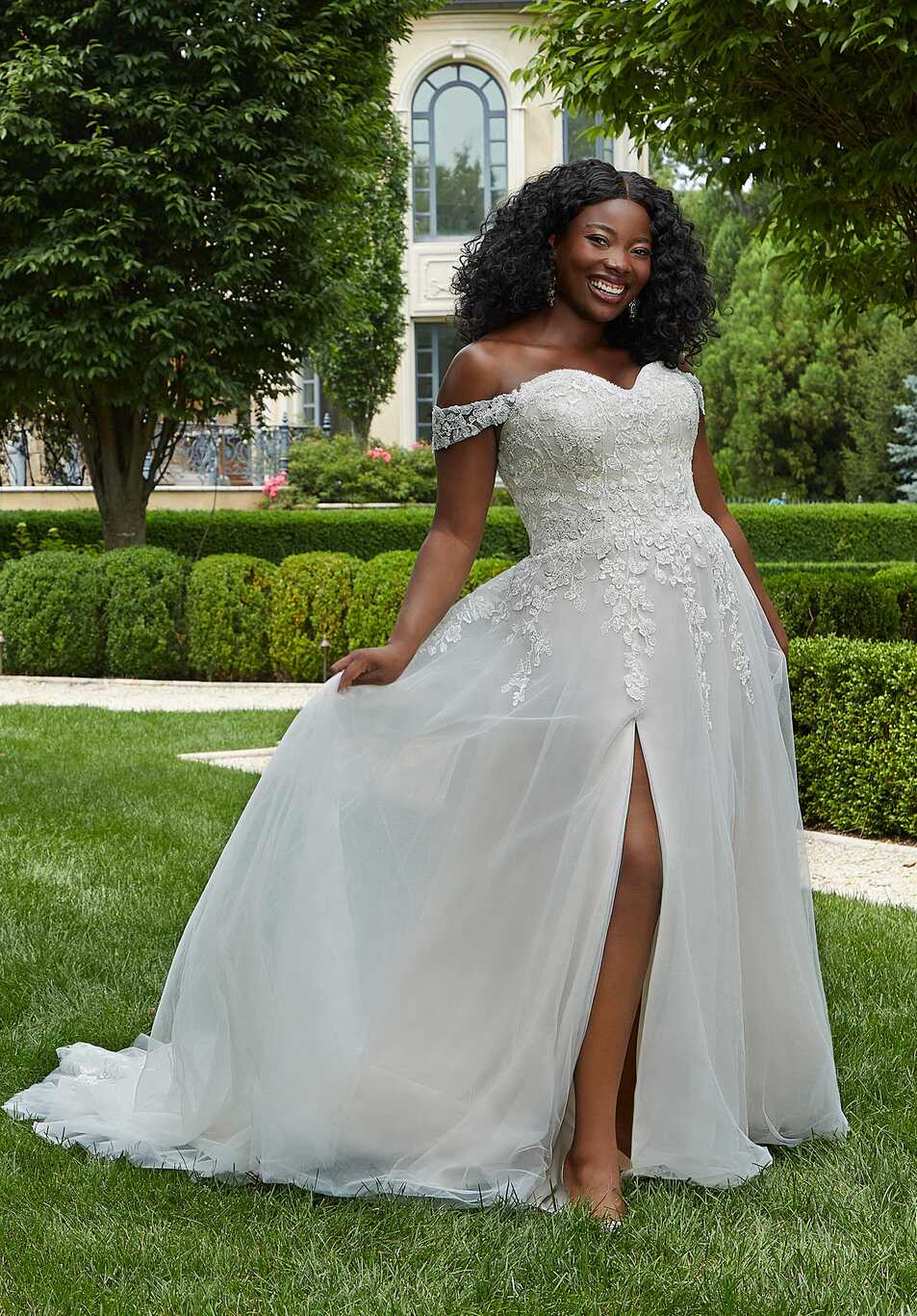 Unique Plus Size Wedding Dress Ideas For Curvy Brides