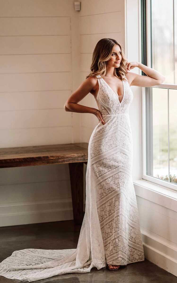 Vintage Lace Boho Column Wedding Dress with Plunging V-Neckline