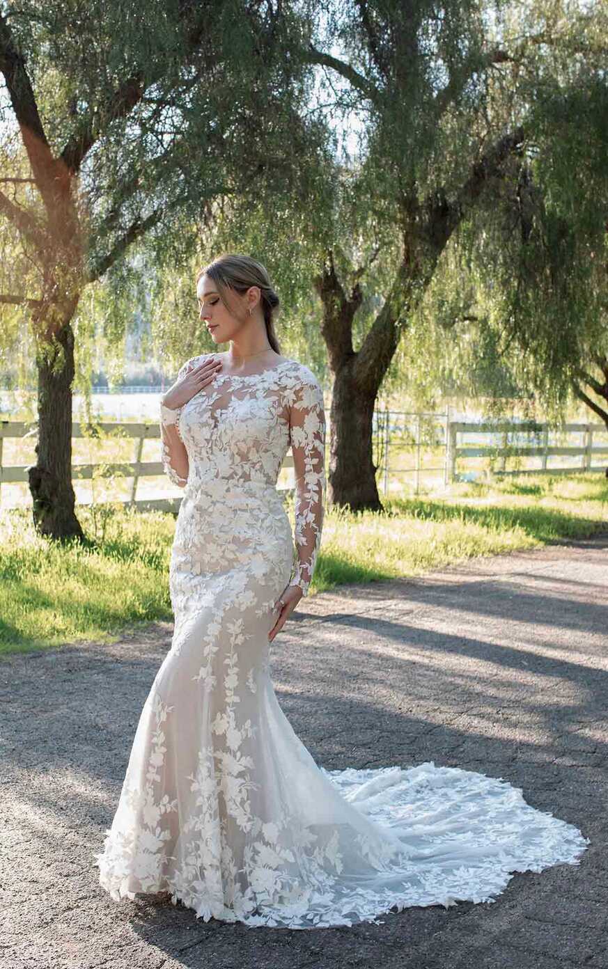 Vintage Lace Long Sleeve Fit-and-Flare Wedding Dress with Cutout Train