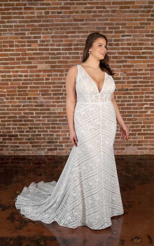 Vintage Lace Plus Size Boho Column Wedding Dress with Plunging V ...