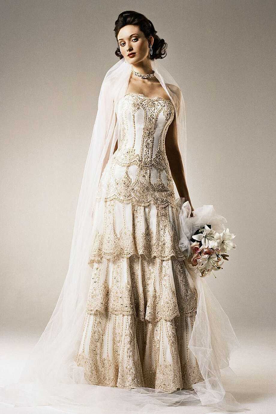 Vintage Strapless Wedding Dresses Tiered A Line Lace Sleeveless ...