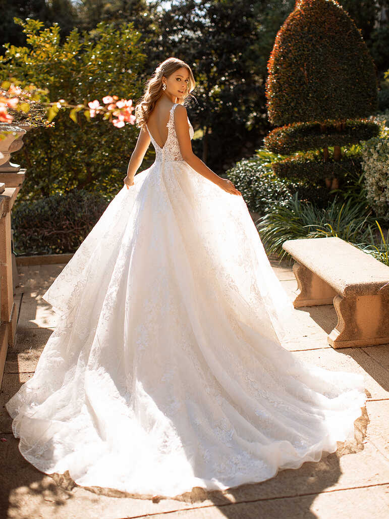 Wedding Dress Train Styles, Lengths, FAQs &amp; More | Val Stefani