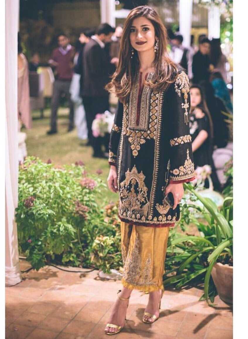 What should I wear to a Pakistani wedding? - Quora