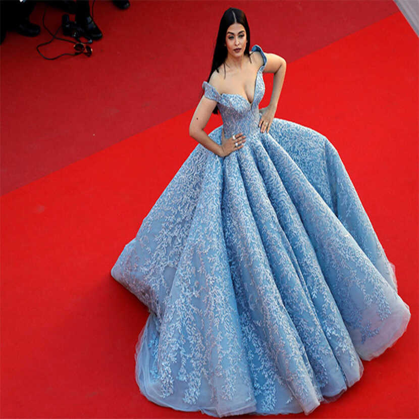 When Elsa met Cinderella! Aishwarya Rai Bachchan&#39;s princess look ...